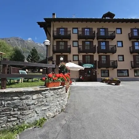 Du Glacier 3*