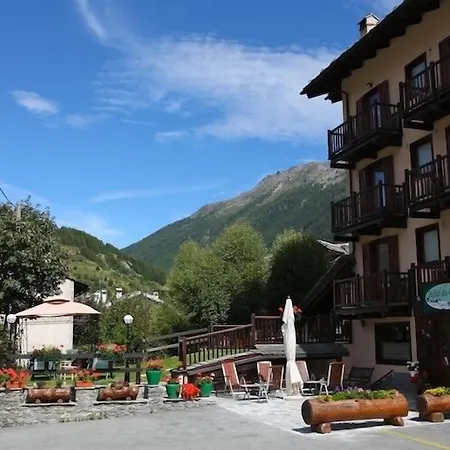 Du Glacier 3*