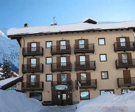 Du Glacier 3*