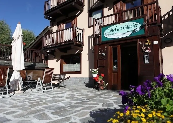Du Glacier 3*